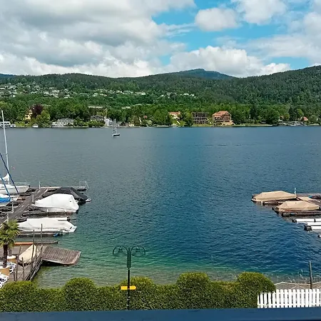 Tennis & Yacht Velden 호텔