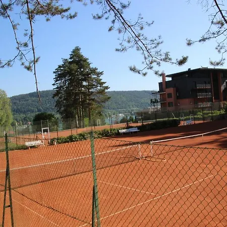 Tennis & Yacht Velden 호텔 3*